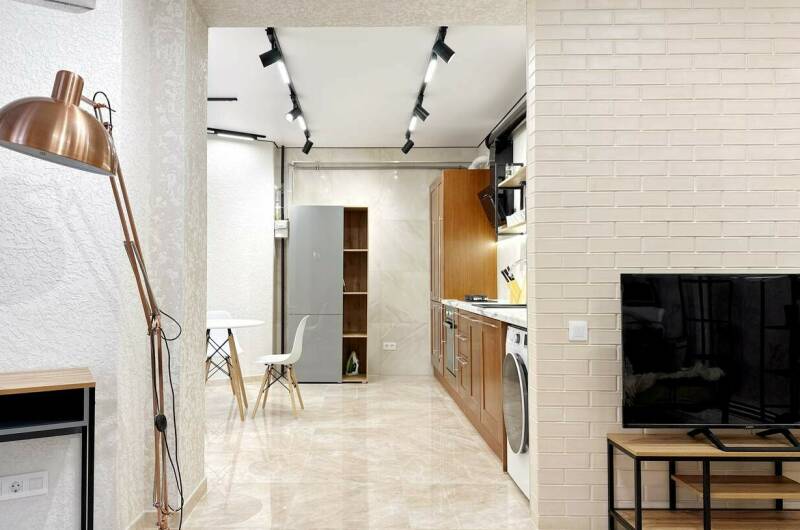 Изображение Изображение квартиры &quot;Просторная студия со стильным ремонтом&quot; #8 #6