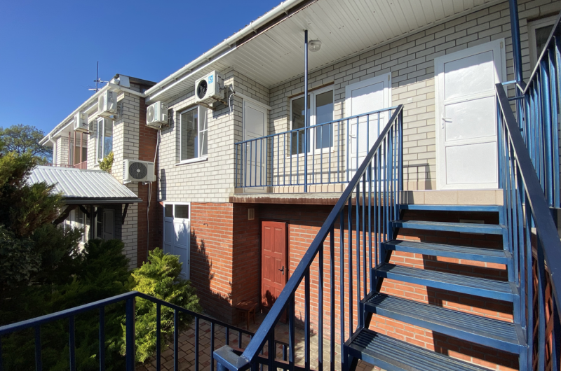 Изображение гостиницы "Гостевой дом «Уютный Дворик»" #1