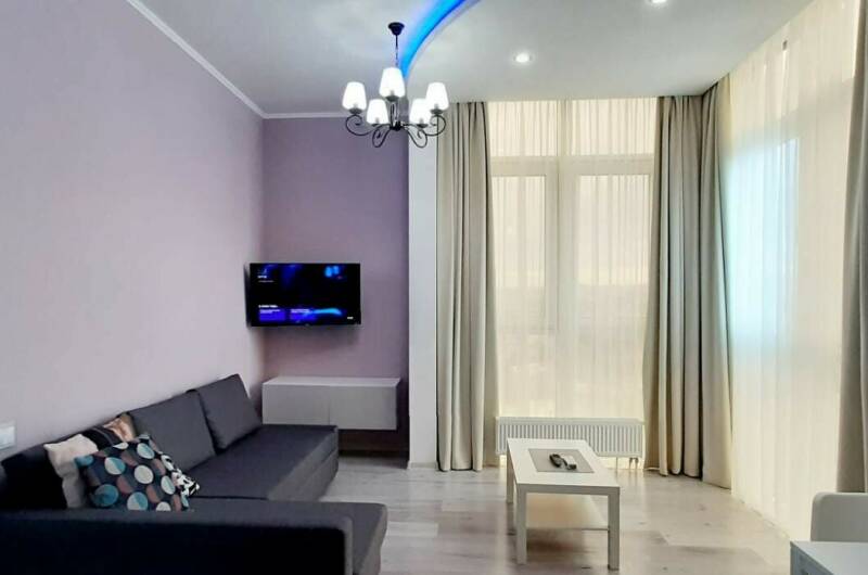 Изображение квартиры "2-х комнатная квартира в центре (62 м²)" #1