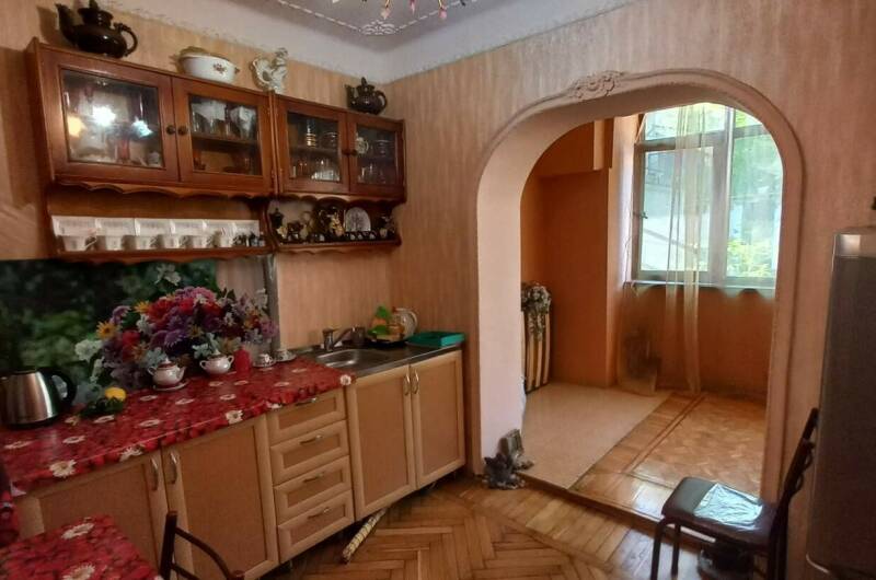 Изображение квартиры "Двухкомнатная квартира в центре Сухума" #1