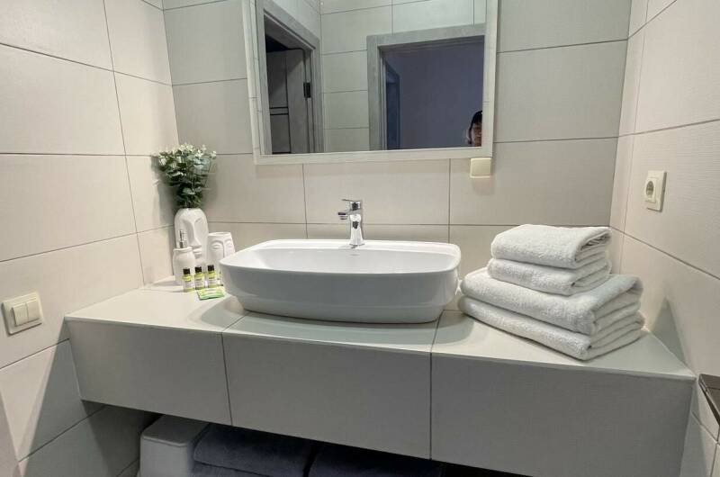 Изображение Изображение квартиры &quot;Дом с бассейном и большой террасой&quot; #10 #8