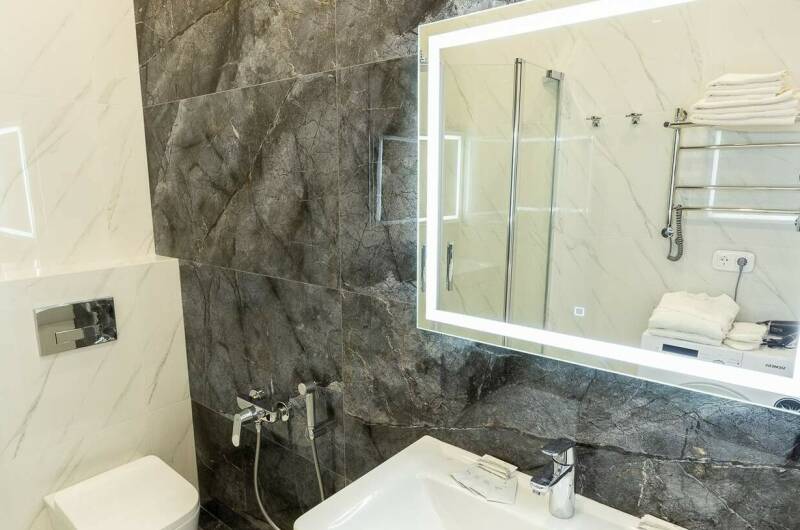 Изображение Изображение квартиры &quot;Стильные и просторные апартаменты в Черноморском-2&quot; #9 #7