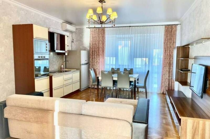 Изображение квартиры "Трёхкомнатные апартаменты в частном доме" #1