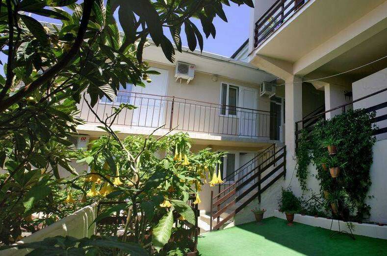 Изображение гостиницы "Гостевой дом «Лазурный»" #1