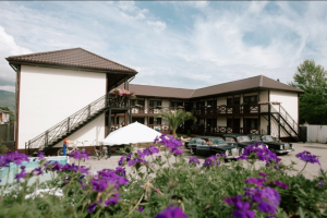 Изображение отеля / гостиницы "Гостевой дом «Три Павлина»"