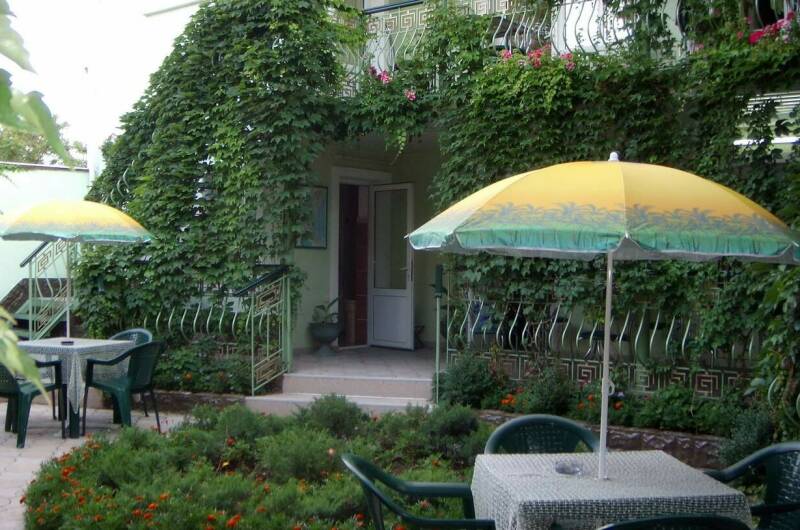 Изображение гостиницы "Гостевой дом «Изумрудный»" #1