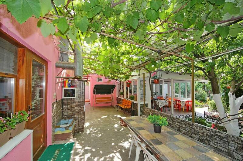 Изображение Изображение гостиницы &quot;Гостевой дом «Зеленый дворик на Черноморской»&quot; #4 #2