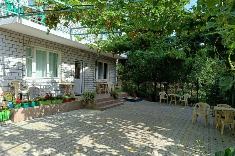 Изображение гостиницы "Гостевой дом на Самбурова 102" #1