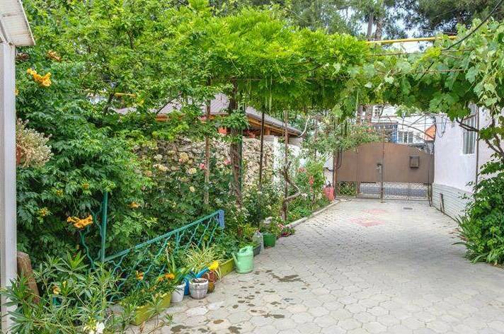 Изображение Изображение гостиницы &quot;Гостевой дом на Самбурова 102&quot; #3 #1