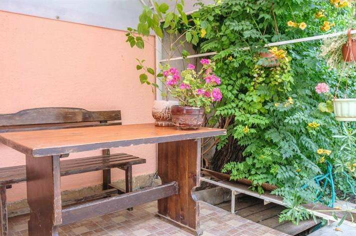 Изображение Изображение гостиницы &quot;Гостевой дом на Самбурова 102&quot; #11 #9