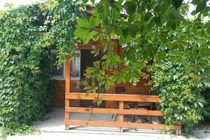 Изображение отеля / гостиницы "Деревянные Коттеджи на Лазурном"