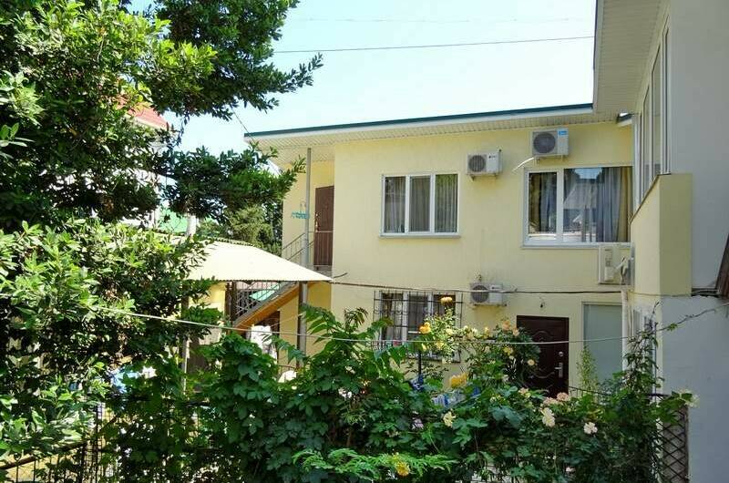 Изображение гостиницы "Гостевой дом «Солнечная Алушта»" #1