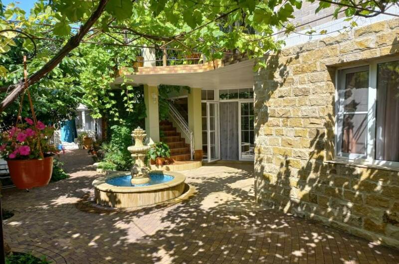 Изображение гостиницы "Гостевой дом «Зелёный дворик»" #1