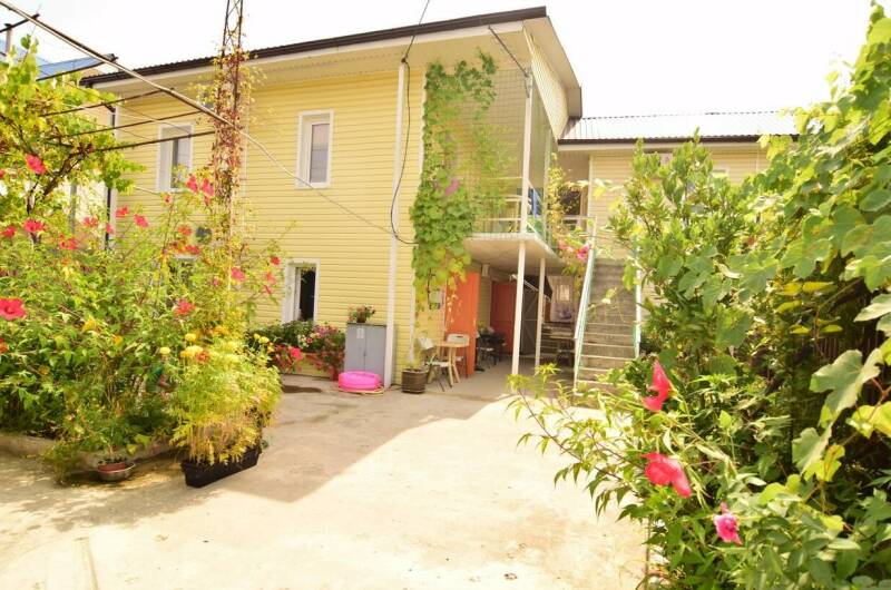 Изображение гостиницы "Гостевой дом «Квартирки у моря» (кухня в номере)" #1