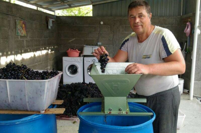 Изображение Изображение гостиницы &quot;Гостевой дом «Квартирки у моря» (кухня в номере)&quot; #3 #1