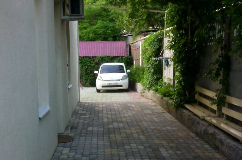 Изображение Изображение гостиницы &quot;Частный дом на ул. Революционной, 136 (У Ларисы)&quot; #6 #4