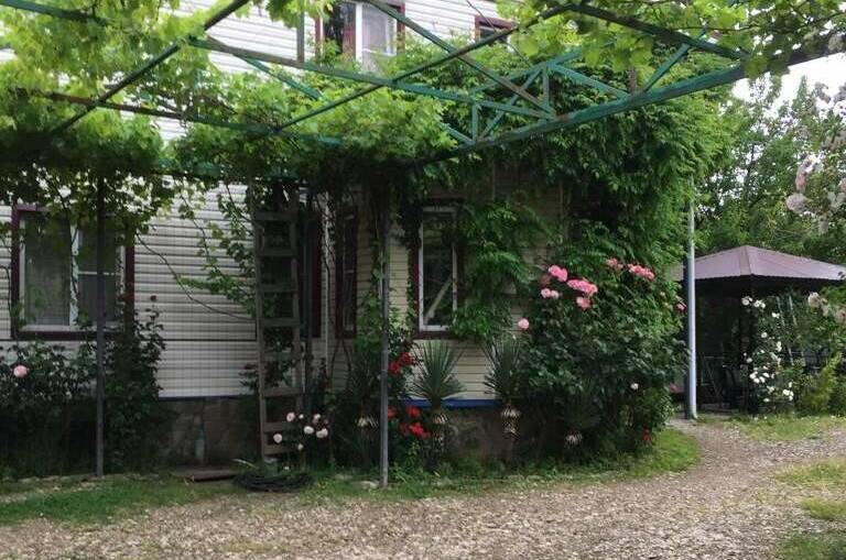 Изображение гостиницы "Гостевой дом «У Константина» (номера с кухнями)" #1