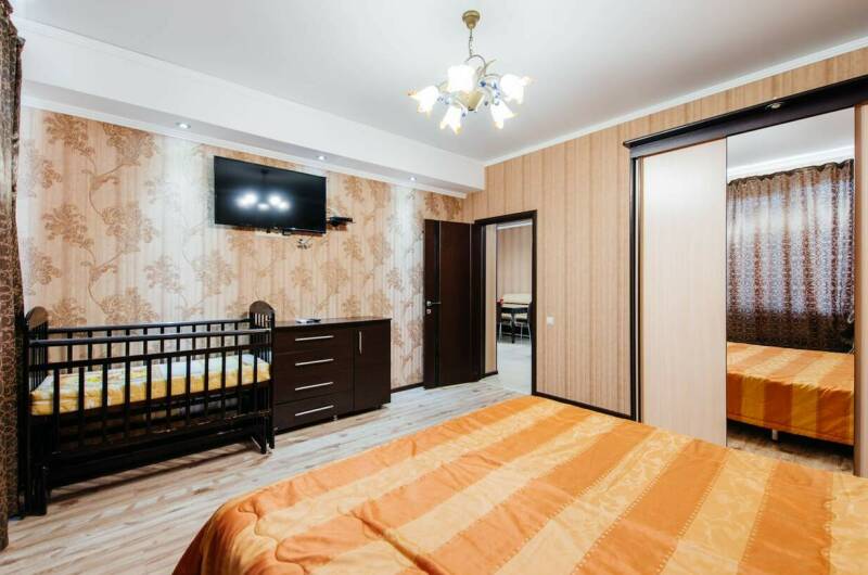 Изображение Изображение квартиры &quot;Коттедж в центре для семьи или 6−8 человек&quot; #10 #8