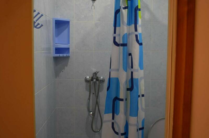 Изображение Изображение квартиры &quot;Уютный домик под ключ с кухней и двориком&quot; #3 #1