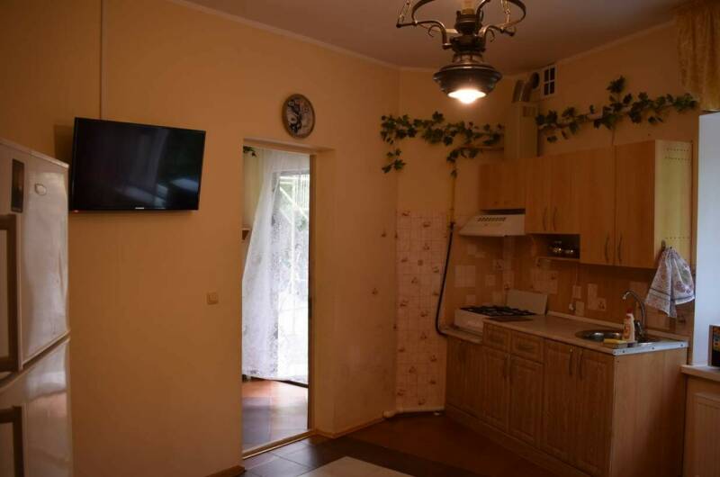 Изображение Изображение квартиры &quot;Уютный домик под ключ с кухней и двориком&quot; #4 #2