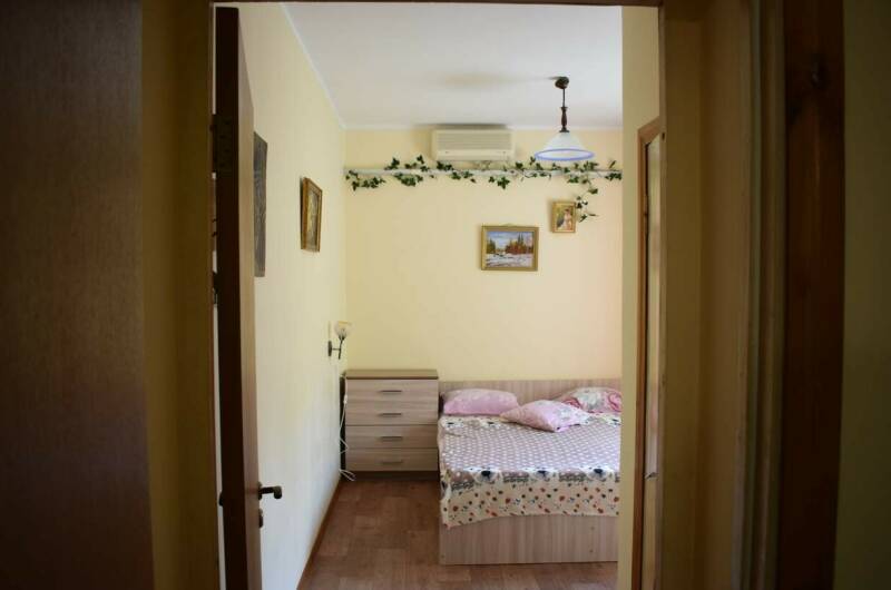 Изображение Изображение квартиры &quot;Уютный домик под ключ с кухней и двориком&quot; #10 #8