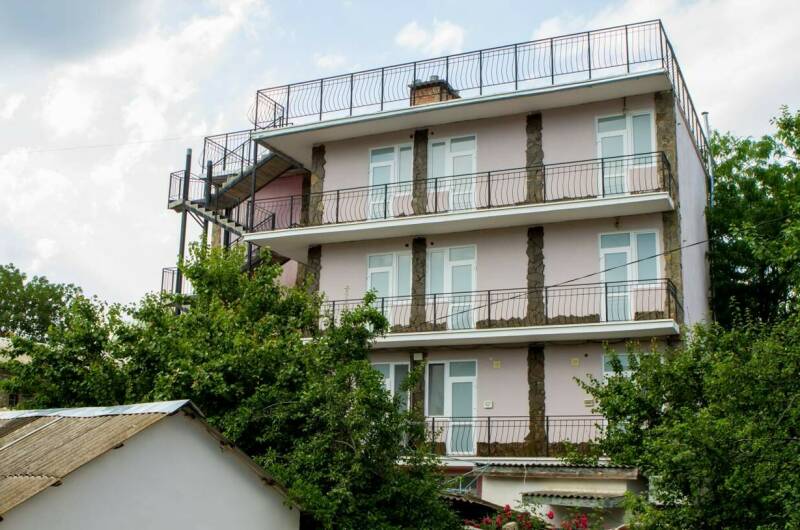 Изображение гостиницы "Гостевой дом апартаменты «Крыша Мира»" #1