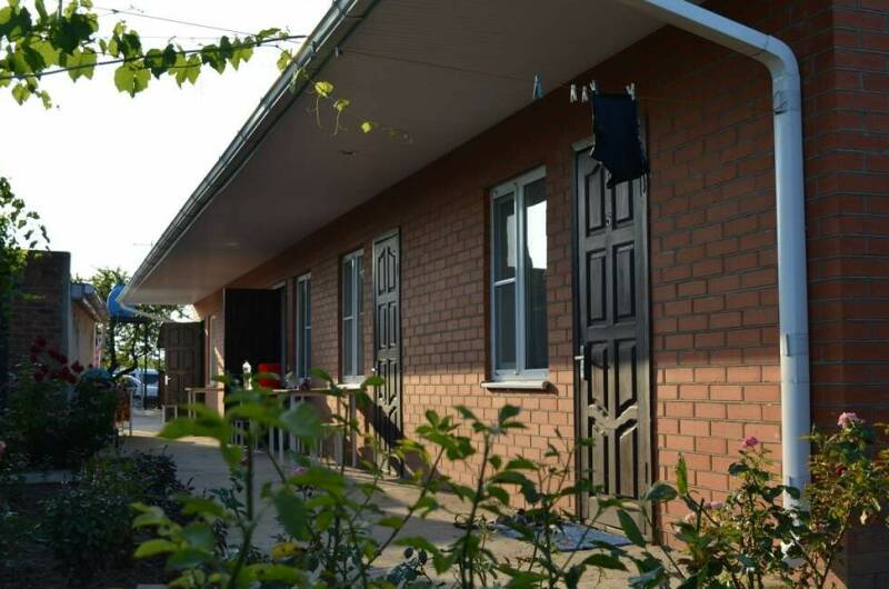 Изображение гостиницы "Гостевой дом «Уютный дворик»" #1