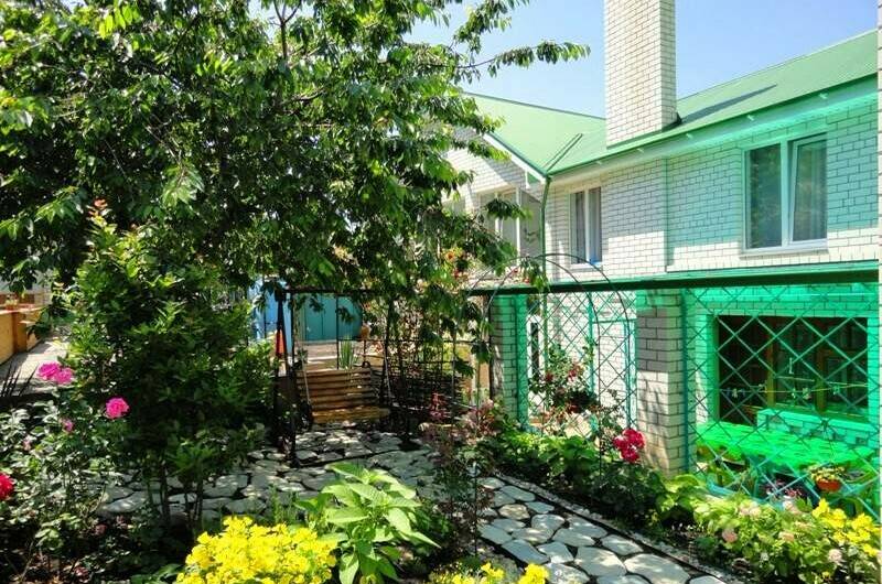 Изображение гостиницы "Гостевой дом «Уютный дворик»" #1