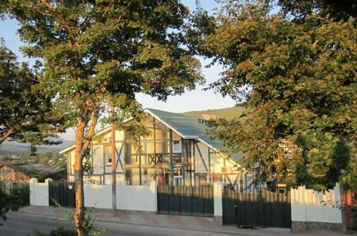 Изображение Изображение гостиницы &quot;Зеленый дом с бассейном&quot; #9 #7