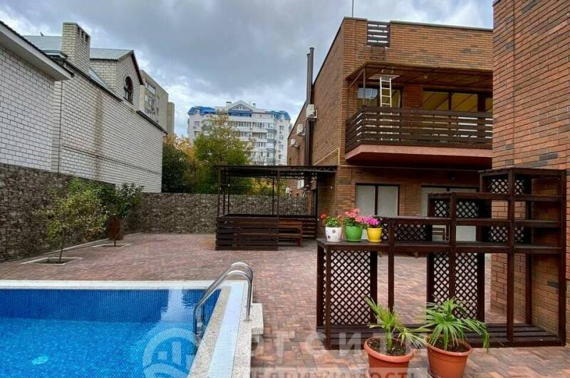 Изображение Изображение квартиры &quot;Коттедж «Pinnavilla» в центре с большим бассейном&quot; #9 #7