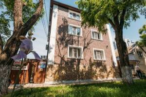 Изображение отеля / гостиницы "Гостевой дом «ЭдиРоз на Крепостной»"