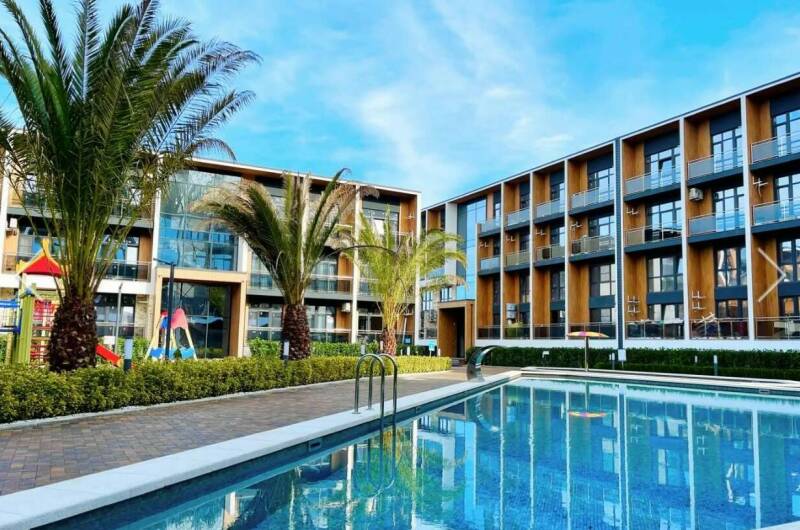 Изображение квартиры "Апартаменты с бассейном и балконом" #1