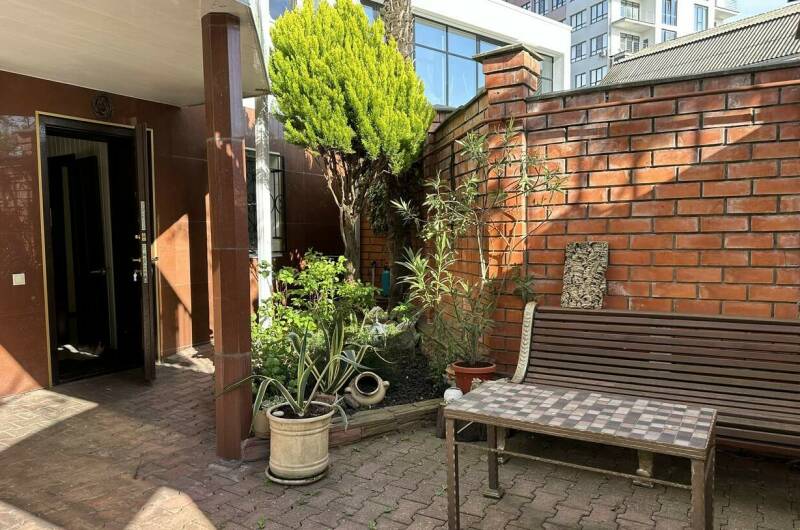 Изображение гостиницы "Комплекс коттеджей в центре города" #1