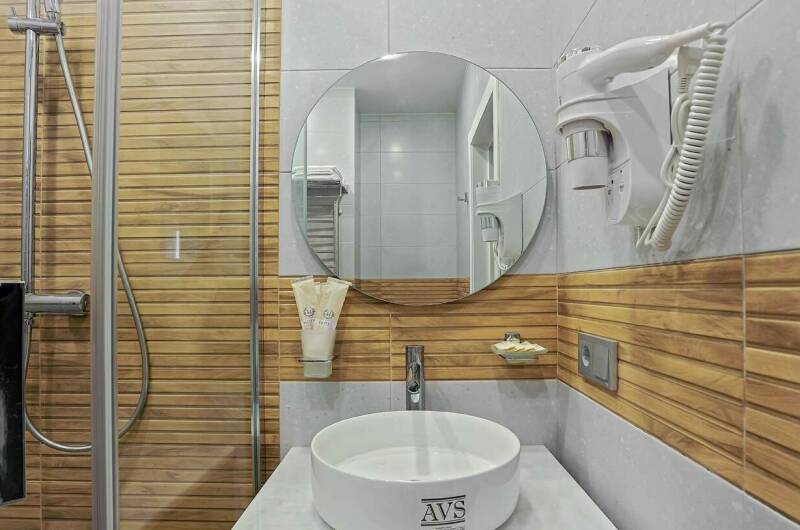 Изображение Изображение квартиры &quot;Апартаменты «Золотой Песок» вид на город&quot; #10 #8